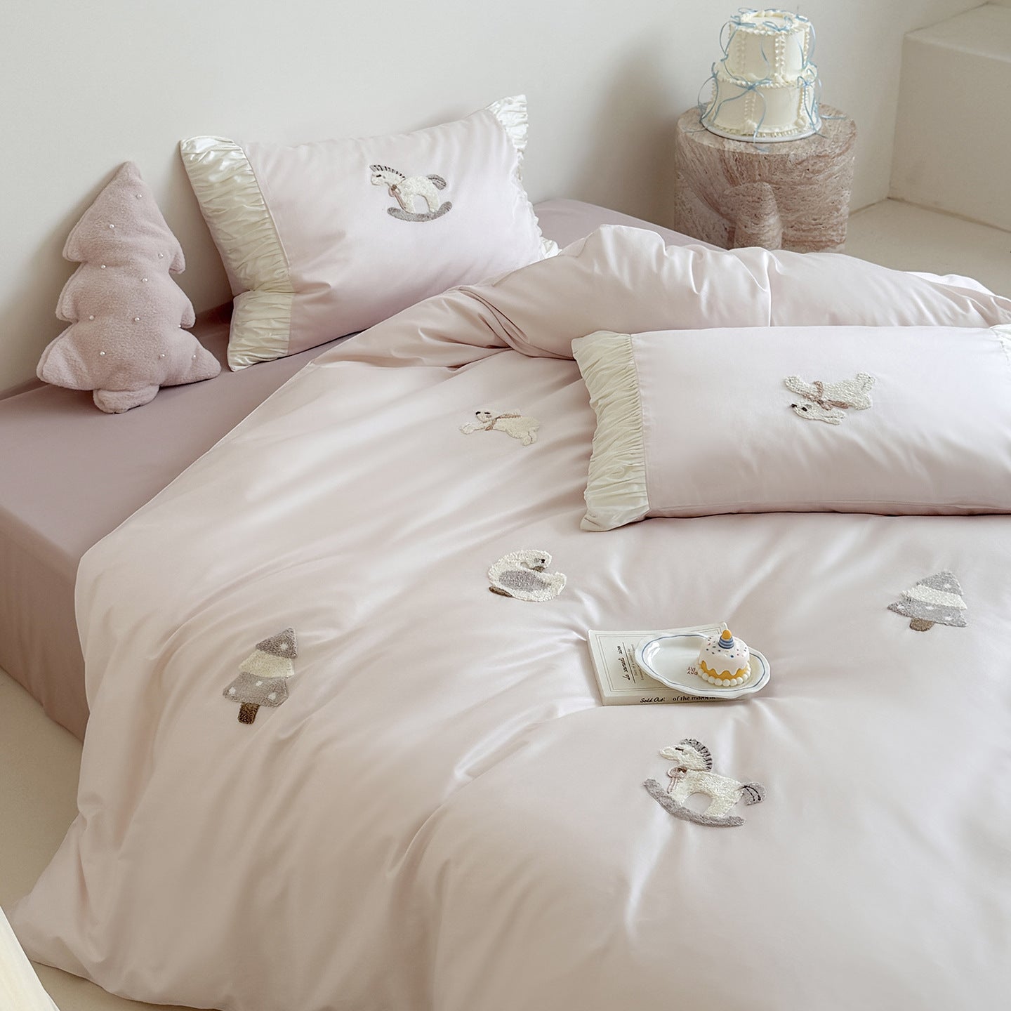 Floral Embroidery Cotton Bed Linen Set with Duvet Cover and Pillowcases