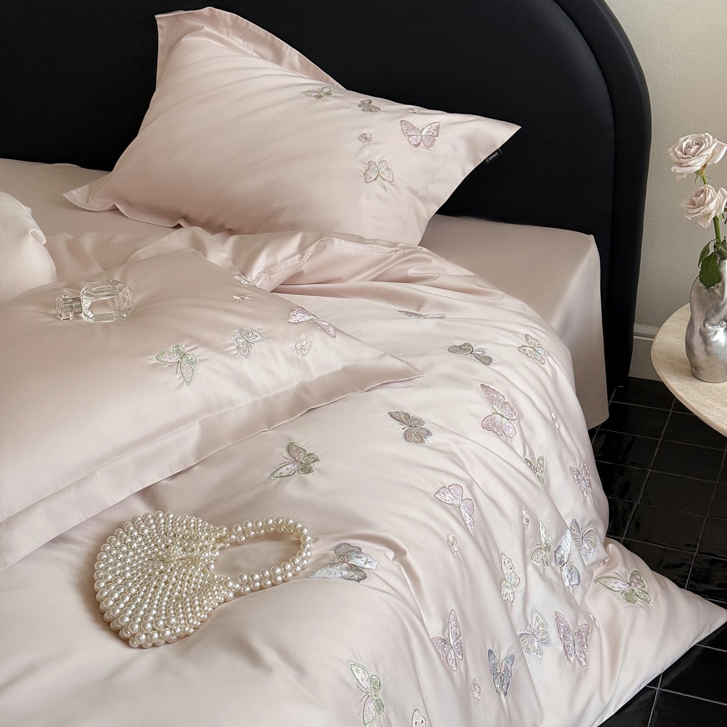 Long Staple Cotton Butterfly Embroidery Bedding Set with Duvet Cover Sheet and Pillowcases