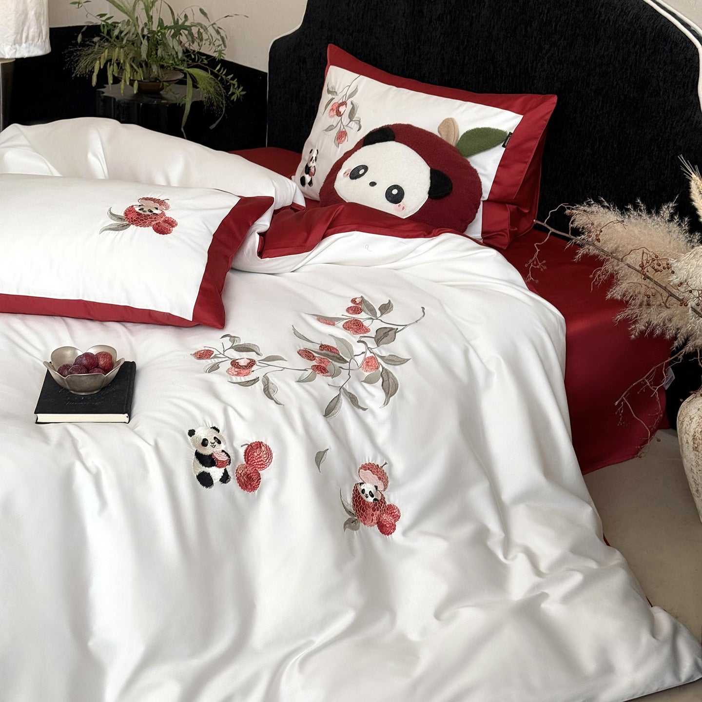 Floral Embroidery Cotton Bed Linen Set with Duvet Cover and Pillowcases