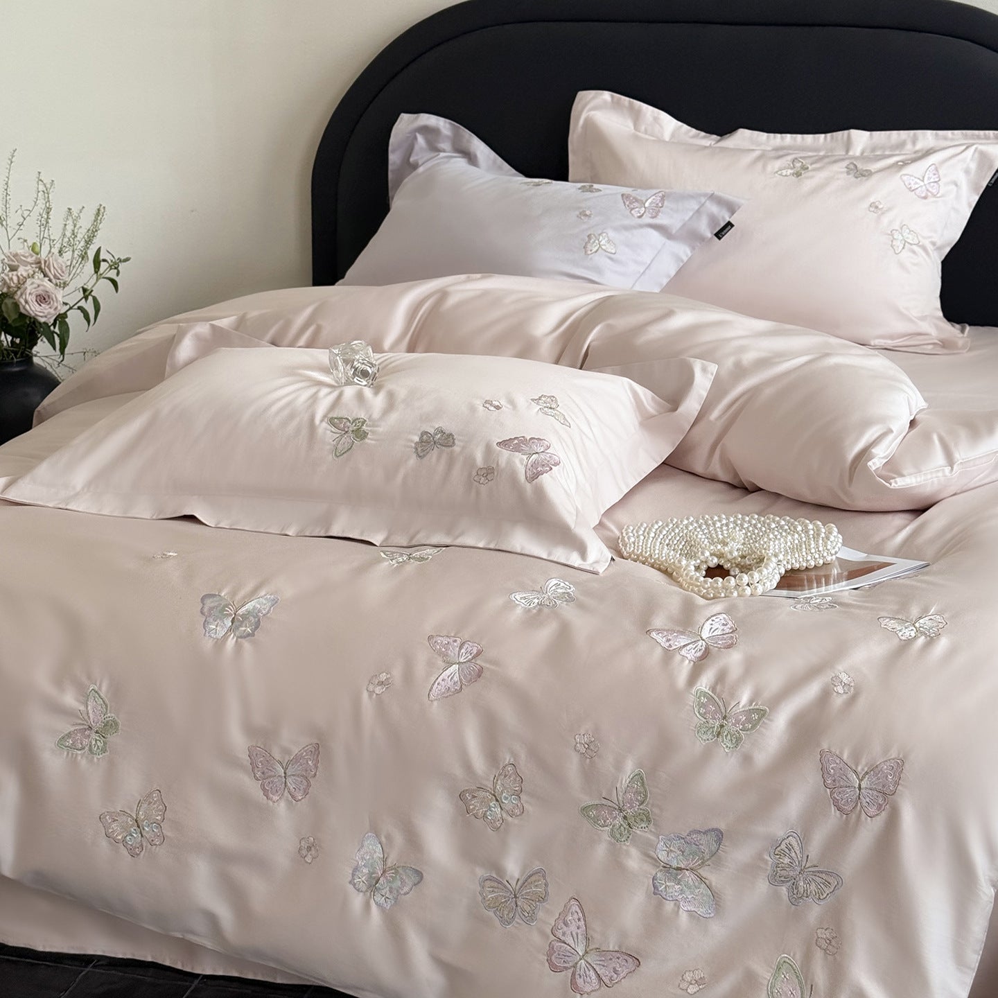 Long Staple Cotton Butterfly Embroidery Bedding Set with Duvet Cover Sheet and Pillowcases