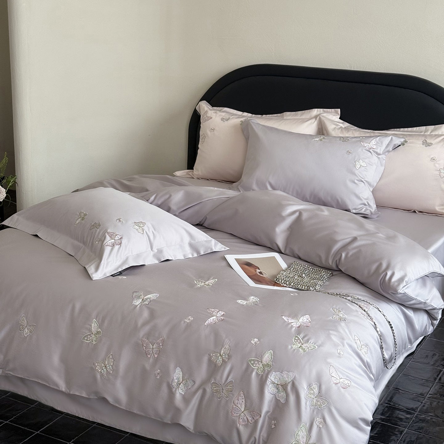 Long Staple Cotton Butterfly Embroidery Bedding Set with Duvet Cover Sheet and Pillowcases