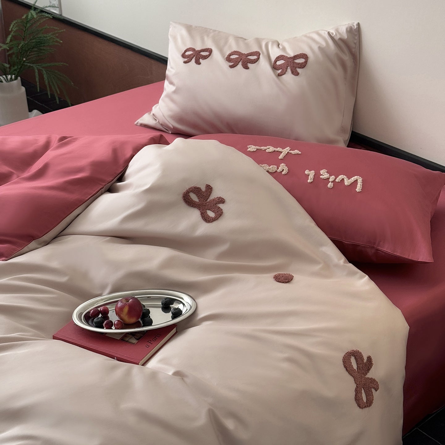 Floral Embroidery Cotton Bed Linen Set with Duvet Cover and Pillowcases